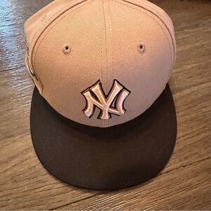 New York Yankees New Era 59FIFTY Fitted Hat 7 1/2 2000 Subway Series Beige Black